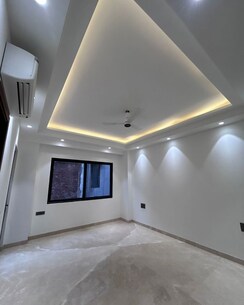 3 BHK + Servant Room Builder Floor For Rent in Defence Colony