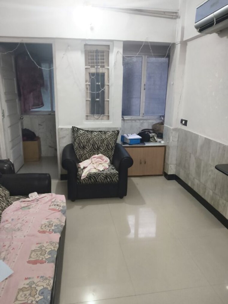 Room, vile parle west 1 Bedroom 400 Sq.Ft. Apartment In Vile Parle West Mumbai 10181767