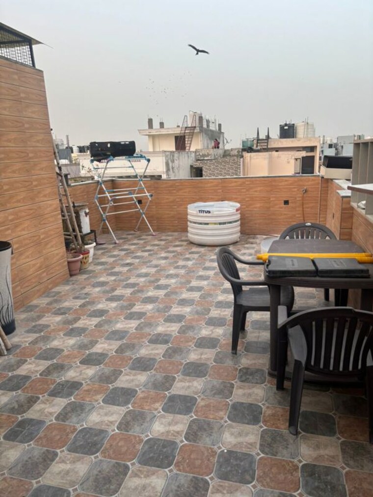 Exterior View, south extension ii 4 Bedroom 400 Sq.Yd. Builder Floor In South Extension ii Delhi 10181766