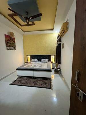 Room in 4 BHK Villa at Railway Station Area – for Sale