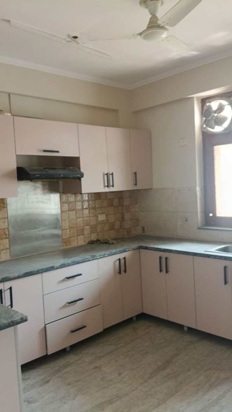 Kitchen, sector 39 3 Bedroom 2250 Sq.Ft. Apartment In Sector 39 Gurgaon 10181795