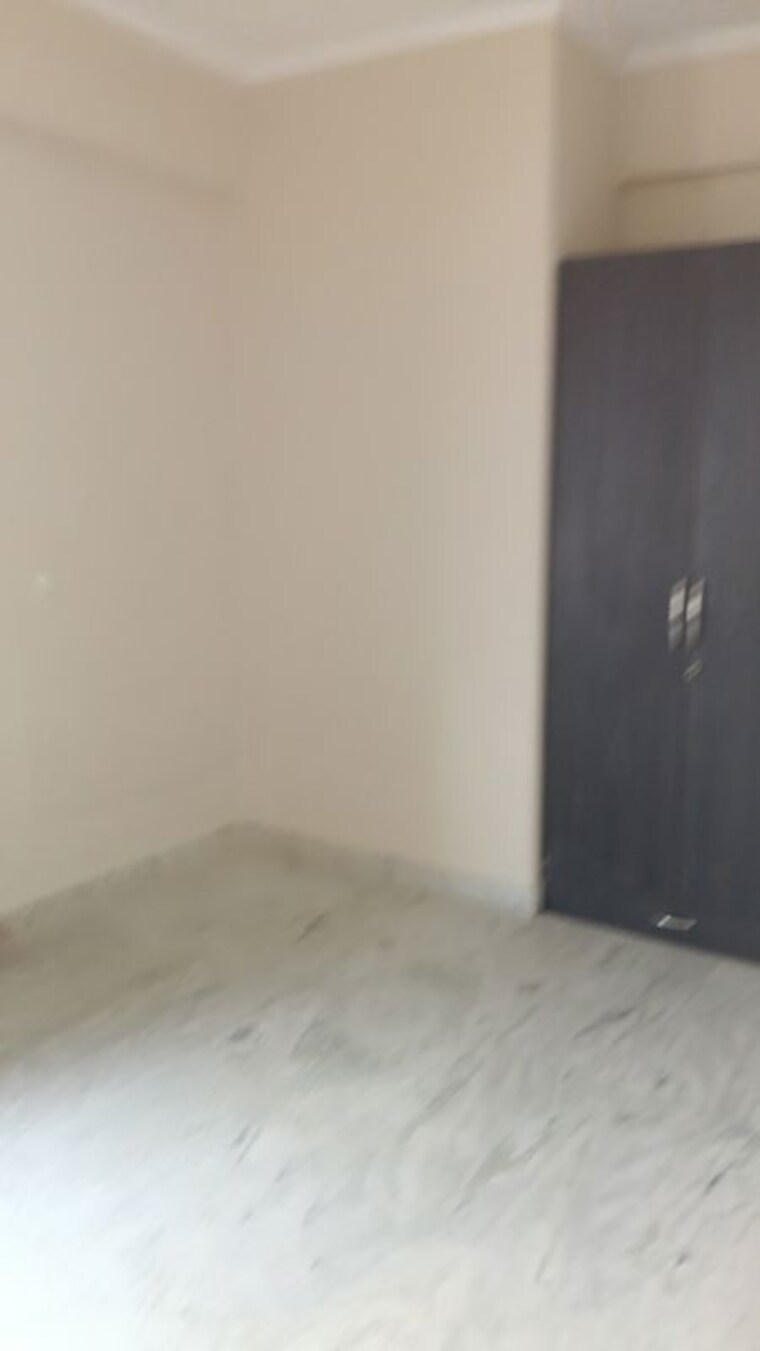 Room, sector 39 3 Bedroom 2250 Sq.Ft. Apartment In Sector 39 Gurgaon 10181795