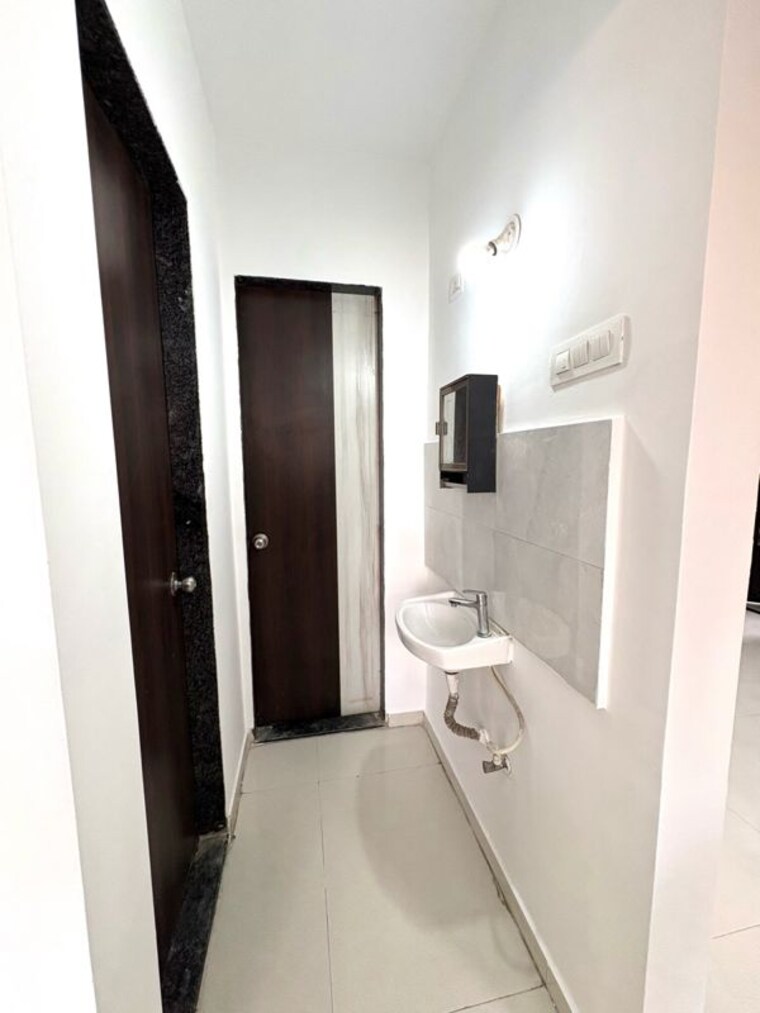 Bathroom, kesar-tree-town 1 Bedroom 620 Sq.Ft. Apartment In Moshi Pune 9819643