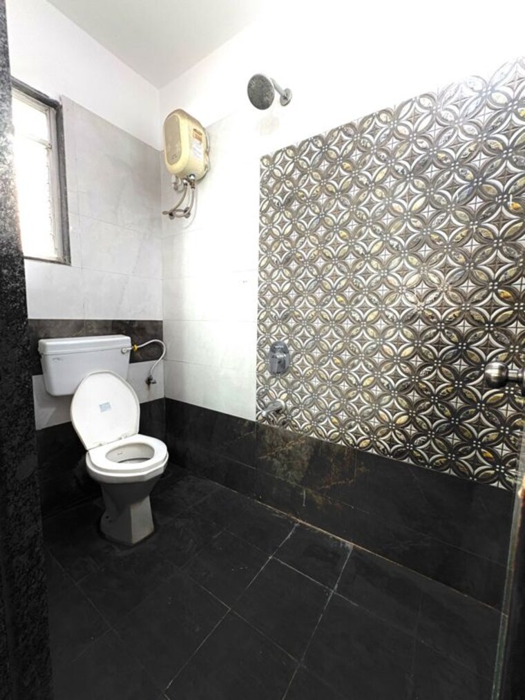 Bathroom, kesar-tree-town 1 Bedroom 620 Sq.Ft. Apartment In Moshi Pune 9819643