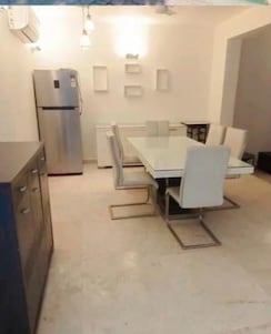 3 BHK + Pooja Room Builder Floor For Rent in Unitech South City II