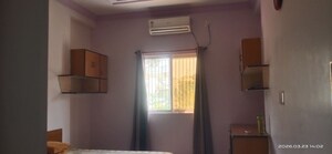 Room in 3 BHK Builder Floor at Akota – for Rent