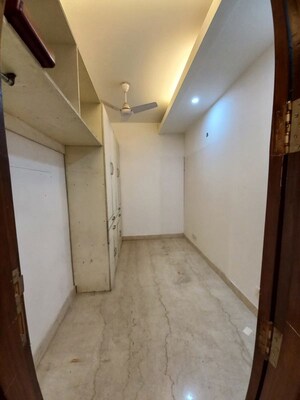 Room in 3 BHK Builder Floor at Uday Park – for Rent