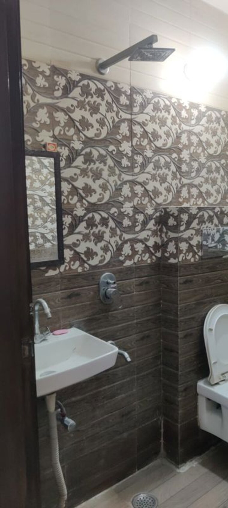 Bathroom, kalkaji 2 Bedroom 80 Sq.Yd. Builder Floor In Kalkaji Delhi 10181880