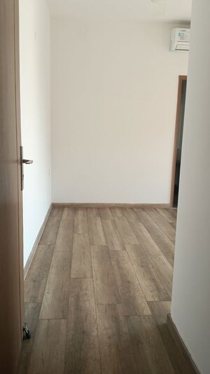 Room in 4 BHK Apartment at ABA Ivy County, Sector 75 – for Rent