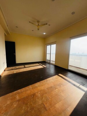 Room in 4 BHK Apartment at Dasnac Burj, Sector 75 – for Rent