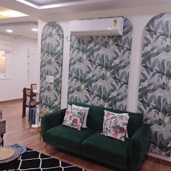 3.5 BHK + Servant Room 250 Sq.Mt. Builder Floor in RWA Apartments Sector 27
