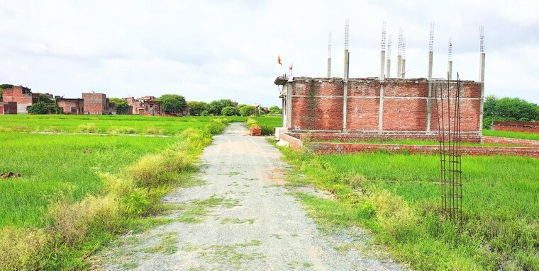 Garden, parao  1600 Sq.Ft. Plot In Parao Varanasi 10181897