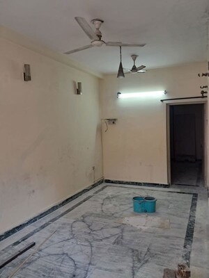Room in 1 BHK Builder Floor at RWA Apartments Sector 20, Sector 20 – for Rent