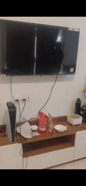 Furnished Amenities in 2 BHK Apartment at Platinum Life, Andheri West – for Rent