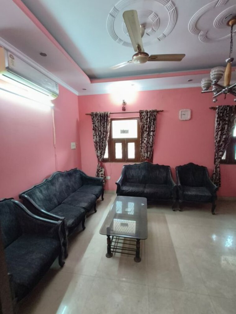 Living Room, east of kailash 2 Bedroom 960 Sq.Ft. Builder Floor In East Of Kailash Delhi 10181932