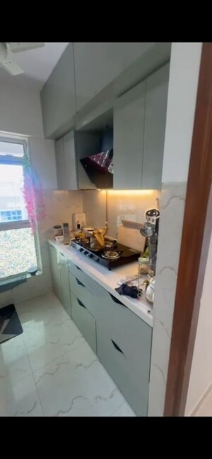 Furnished Amenities in 1 BHK Apartment at JP Eminence, Andheri West – for Rent