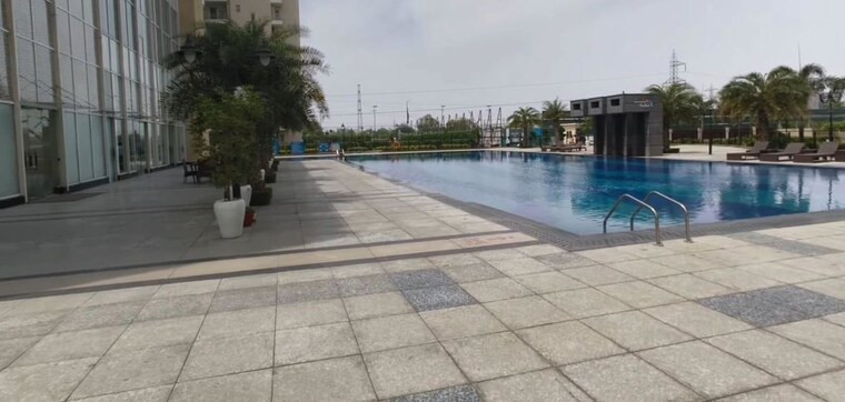 Swimming Pool, bptp-discovery-park 3 Bedroom 1600 Sq.Ft. Apartment In Sector 80 Faridabad 10181961