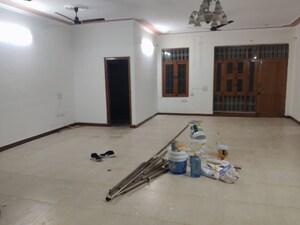 Room in 4 BHK Builder Floor at Sector 21c – for Rent