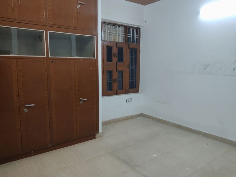 Room, sector 21c 4 Bedroom 360 Sq.Yd. Builder Floor In Sector 21c Faridabad 10181969