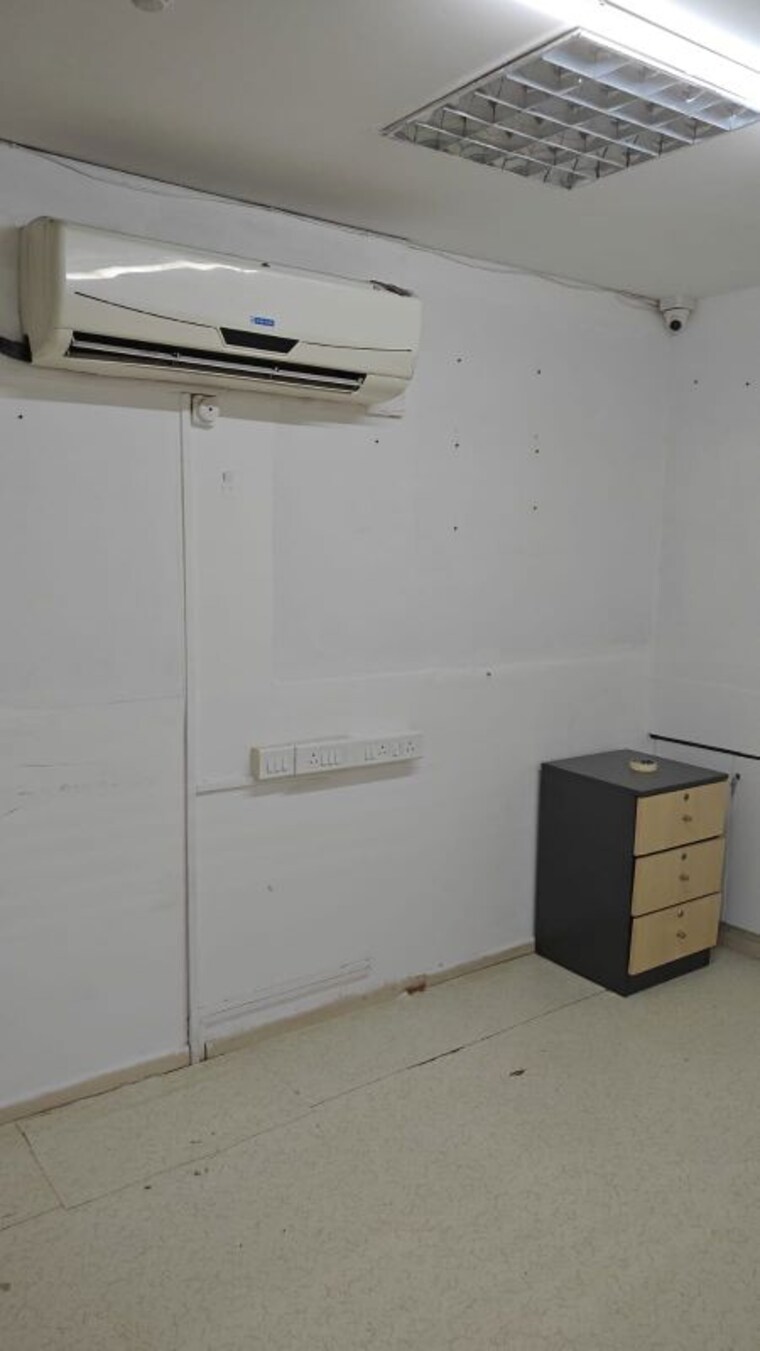 Other, j m road Commercial Office Space 1000 Sq.Ft. In J M Road Pune 10181972