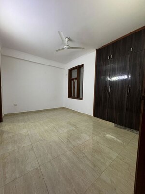 Room in 2 BHK Builder Floor at Palm Residency Chhatarpur, Chattarpur – for Rent