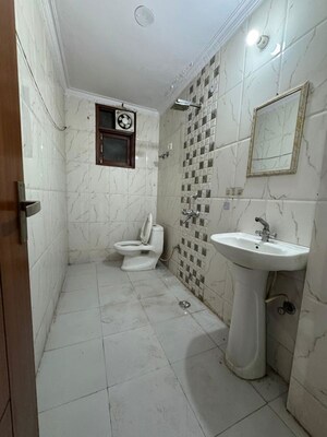 Bathroom in 2 BHK Builder Floor at Palm Residency Chhatarpur, Chattarpur – for Rent