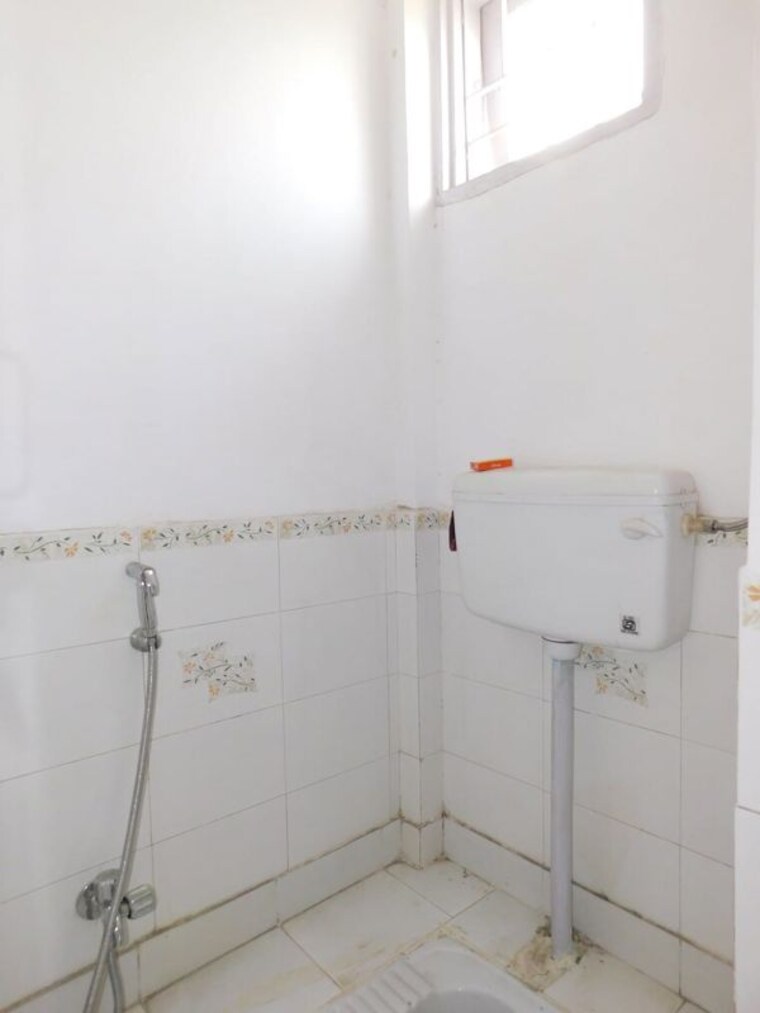 Bathroom, vasant kunj 1 Bedroom 550 Sq.Ft. Apartment In Vasant Kunj Delhi 10181983