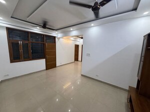 Room in 2 BHK Apartment at Vasant Kunj – for Rent