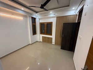 Room in 2 BHK Apartment at Vasant Kunj – for Rent