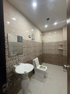 Attached Bathroom in 2 BHK Apartment at Vasant Kunj – for Rent