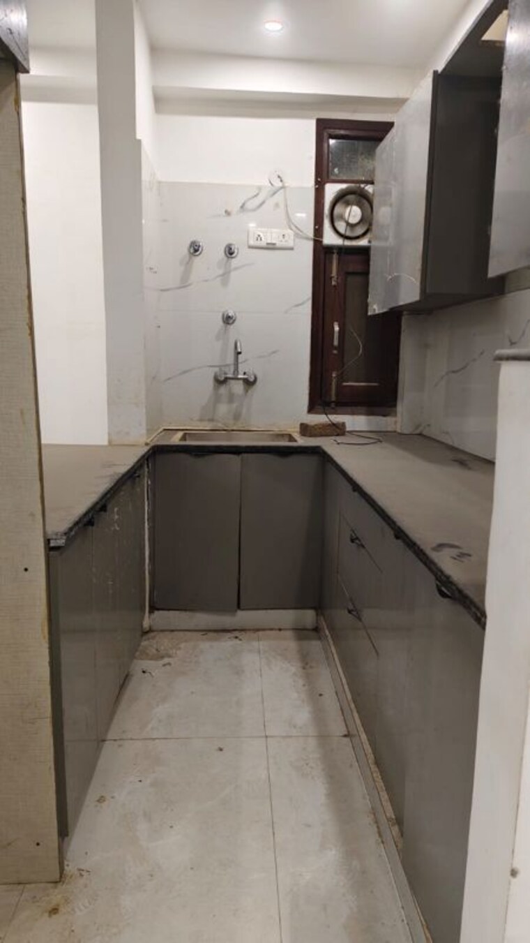 Kitchen, paryavaran complex 3 Bedroom 1200 Sq.Ft. Builder Floor In Paryavaran Complex Delhi 10181998