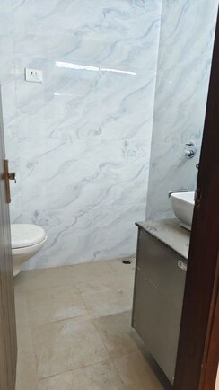 3 BHK Builder Floor For Rent in Paryavaran Complex