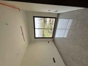 Room in 2 BHK Apartment at Shapoorji Pallonji Alpine, Kandivali East – for Rent