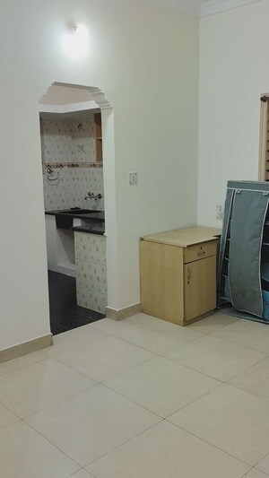 Room in 2 BHK Builder Floor at Btm Layout – for Rent