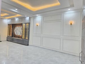 Room in 3 BHK Independent House at Jankipuram – for Sale