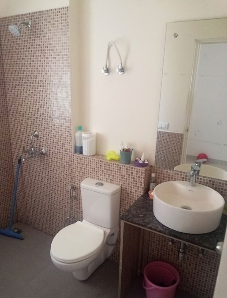 Bathroom, silverglades-the-melia 2.5 Bedroom 1425 Sq.Ft. Apartment In Sohna Sector 35 Gurgaon 8783504