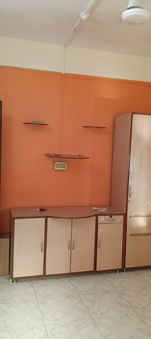 Furnished Amenities in 1 RK Apartment at Matunga Vashudha CHS, Matunga – for Rent