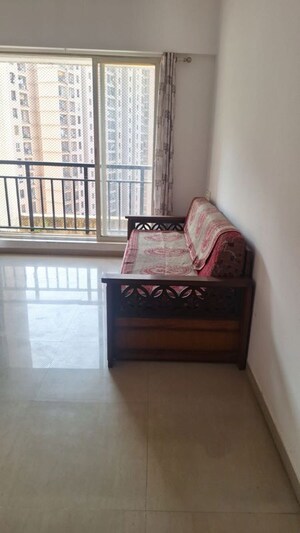 1 BHK Apartment For Rent in Purushottam Plaza, Kasarvadavali