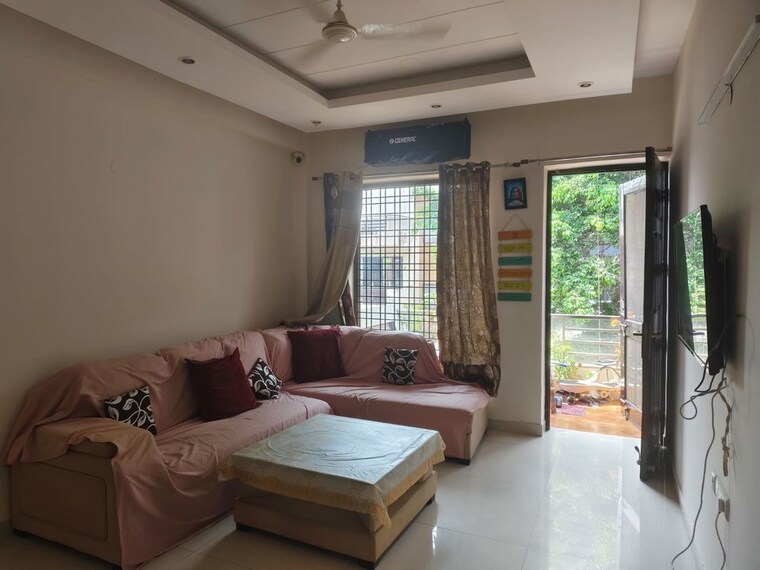 Living Room, suncity-avenue-76 2 Bedroom 582 Sq.Ft. Apartment In Sector 76 Gurgaon 10182086