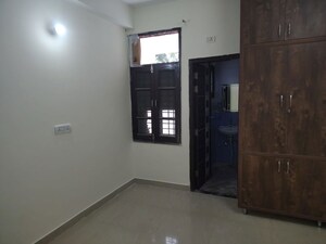 Room in 2 BHK Apartment at Suncity Avenue 76, Sector 76 – for Sale