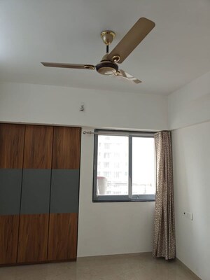 1.5 BHK Apartment For Rent in Godrej Emerald, Ghodbunder Road