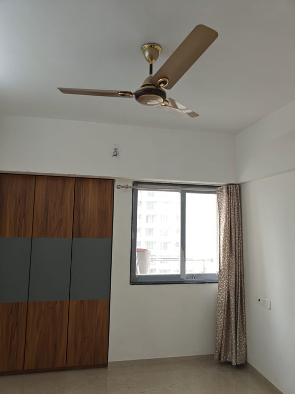 1.5 BHK + Pooja Room Apartment For Rent in Godrej Emerald