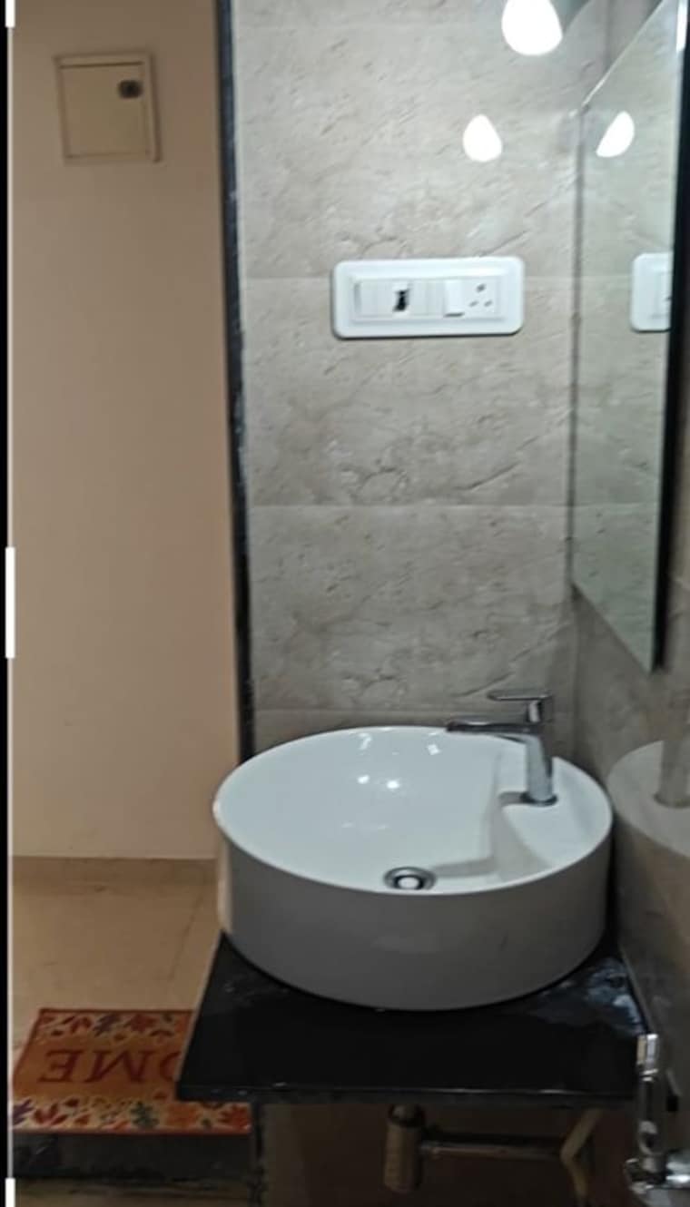 Bathroom, godrej-emerald 1.5 Bedroom 500 Sq.Ft. Apartment In Ghodbunder Road Thane 10182092