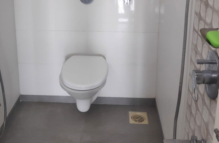 Bathroom, mahim Pg For Boys In Mahim 10182132