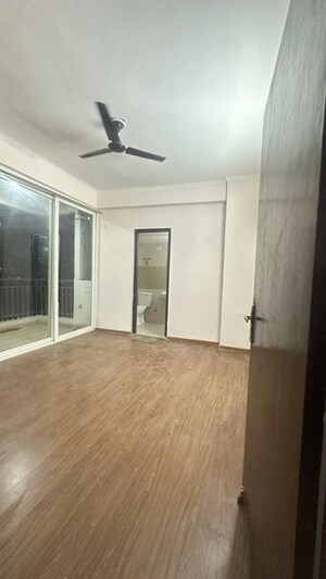Room in 3 BHK Apartment at Aaradhyam Golf Homes, Tech Zone 4 Greater Noida – for Rent