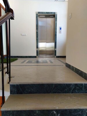 Room in 4 BHK Builder Floor at Jor Bagh – for Rent