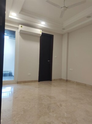 Room in 4 BHK Builder Floor at East Of Kailash – for Rent