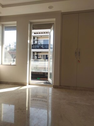 Room in 4 BHK Builder Floor at East Of Kailash – for Rent