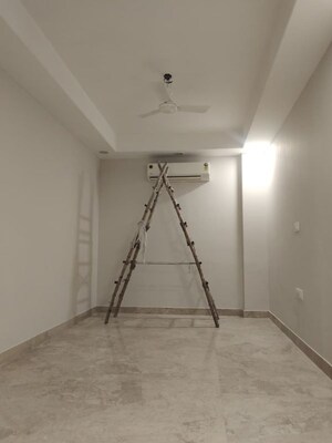 Room in 4 BHK Builder Floor at East Of Kailash – for Rent