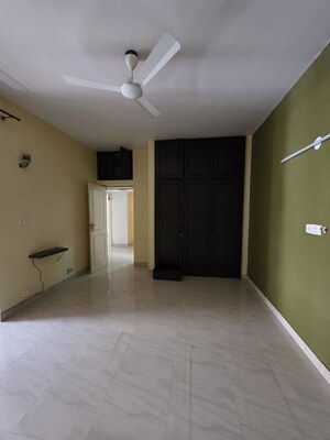 Room in 3 BHK Apartment at India Golden Enclave Apartments, Old Airport Road – for Rent